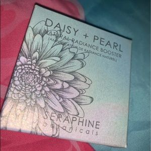 Daisy Pearl Radiance Booster